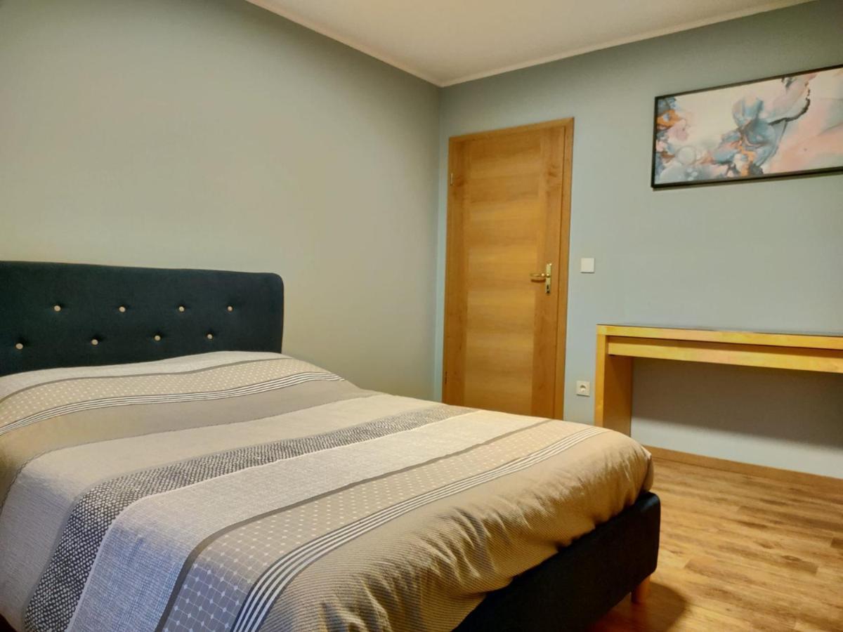 Apartment Modern 3 Bedroom Near Castle